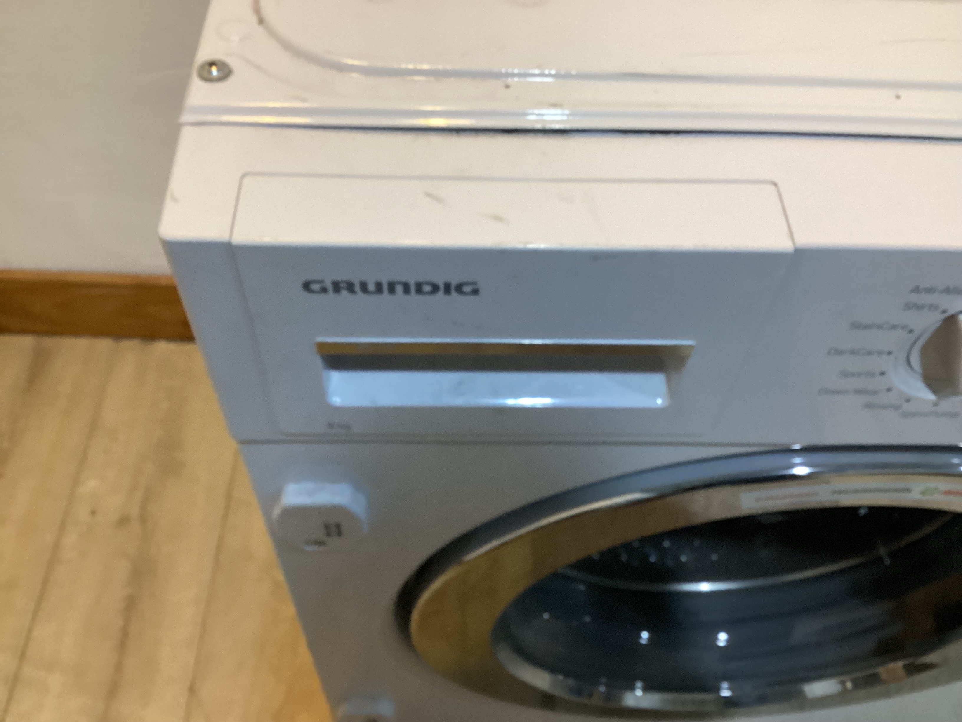 Grundig 8kg Integrated Washing Machine